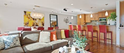 Televisión y chimenea