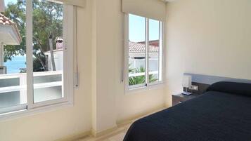 2 habitaciones, cuna de viaje, wifi gratis y ropa de cama