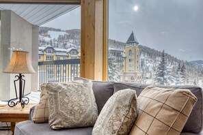 TV, fireplace - Mountain Lodge with Breathtaking Scenery (Vail)