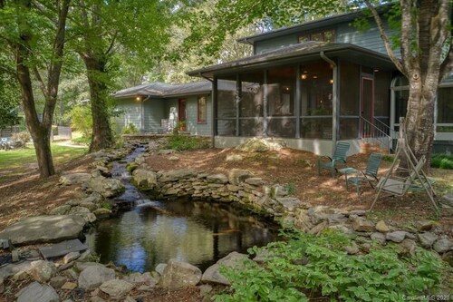 27 Acre Luxury Horse Farm 15 minutes from TIEC