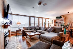 TV, fireplace - Bright Stay with Majestic Mountain Views (Vail)