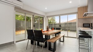 Dining - Modern Retreat on the Mornington Peninsula (Capel Sound)