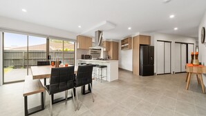 Dining - Modern Retreat on the Mornington Peninsula (Capel Sound)