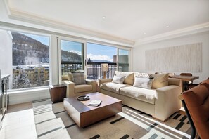 TV, fireplace - Mountain Haven (Vail)