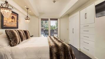 Condo (Chateau Eau Claire #9) | 2 bedrooms, free WiFi, bed sheets