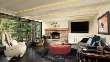 Condo (Chateau Eau Claire #9) | Living room