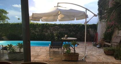 Brotas Shangri-lá with 3 suites, swimming pool and stunning views!