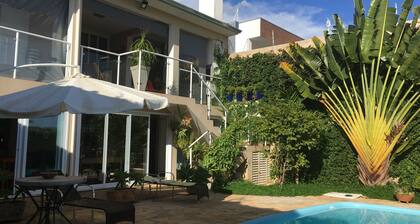 Brotas Shangri-lá with 3 suites, pool and stunning views!