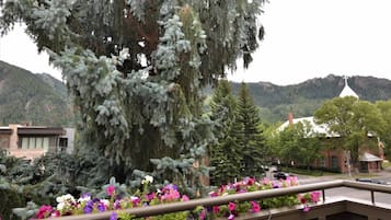 Condo (Concept 600 two bedroom) | Sacada