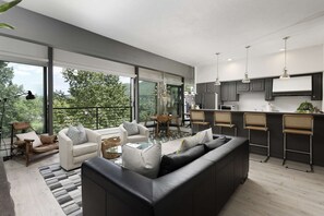 Condo (Durant 6D) | Living room | 30-inch flat-screen TV with satellite channels, TV, fireplace