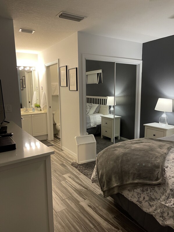 3 bedrooms, iron/ironing board, WiFi, bed sheets