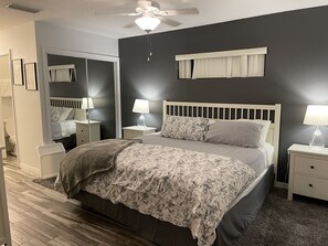 3 slaapkamers, een strijkplank/strijkijzer, wifi, beddengoed