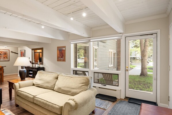 Condo (Cottonwoods 1-D) | Living area - Cottonwoods by iTrip Aspen Snowmass (Aspen)