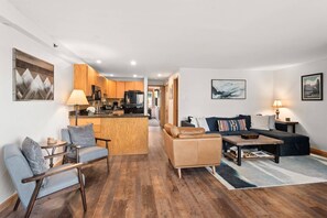 Condo (Terracehouse 81) | Living area | 40-inch flat-screen TV with satellite channels, TV, fireplace - Terracehouse Condos by iTrip Aspen Snowmass (Snowmass Village)