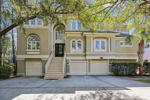 Exterior - Spring 2026 Updates Underway, Pet Friendly, Large Pool, Close To Beach, Elevator (Hilton Head)