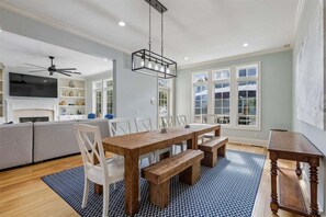 Dining - Spring 2026 Updates Underway, Pet Friendly, Large Pool, Close To Beach, Elevator (Hilton Head)