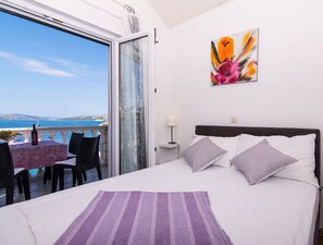 1 bedroom, WiFi, bed sheets