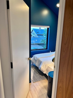 1 bedroom, iron/ironing board, Internet, bed sheets