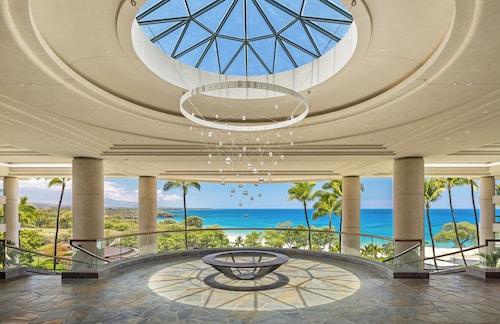 Incredible Oceanfront Family Suite on Hapuna Beach!