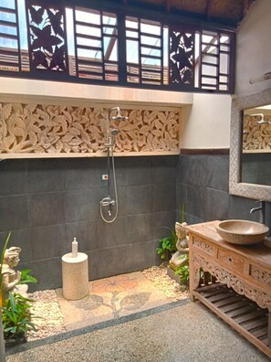 Bathroom - Lily Lane Villas (Ubud)
