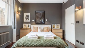 1 bedroom, desk, iron/ironing board, Internet - GuestReady - Modern 1BR In Clerkenwell (London)
