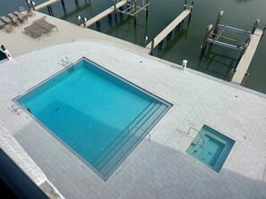 Piscine extérieure, piscine chauffée