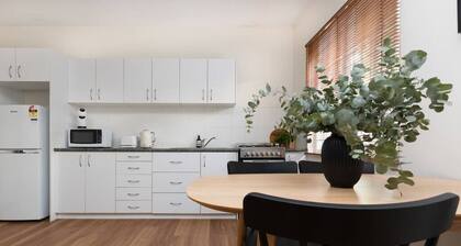 3 Bed Budget Brisbane Gem With Parking Near Gabba