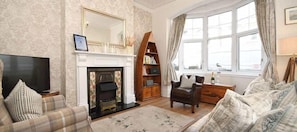 Fernseher, DVD-Player, Stereoanlage