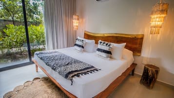 Luxury Apartment | 2 bedrooms, in-room safe, desk, free WiFi