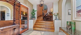 Entire house in historic Flamingo Park, West Palm Beach. Dog friendly. Quiet. 