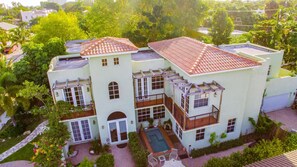 Exterior - Entire house in historic Flamingo Park, West Palm Beach. Dog friendly. Quiet.  (West Palm Beach)