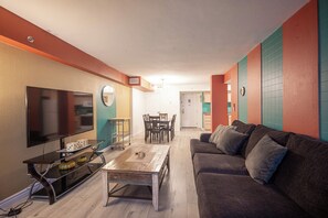 Executive Penthouse, 2 Bedrooms, City View | Living area | Flat-screen TV, DVD player