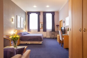 Apartment - Large Central Spacious Studio Apartment With High Ceilings (Nottingham)