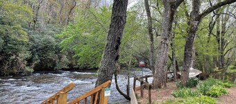 Memory Lane Mountain River Cabin