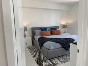 2 bedrooms, desk, iron/ironing board, free WiFi