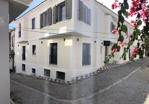 숙박 시설 정면