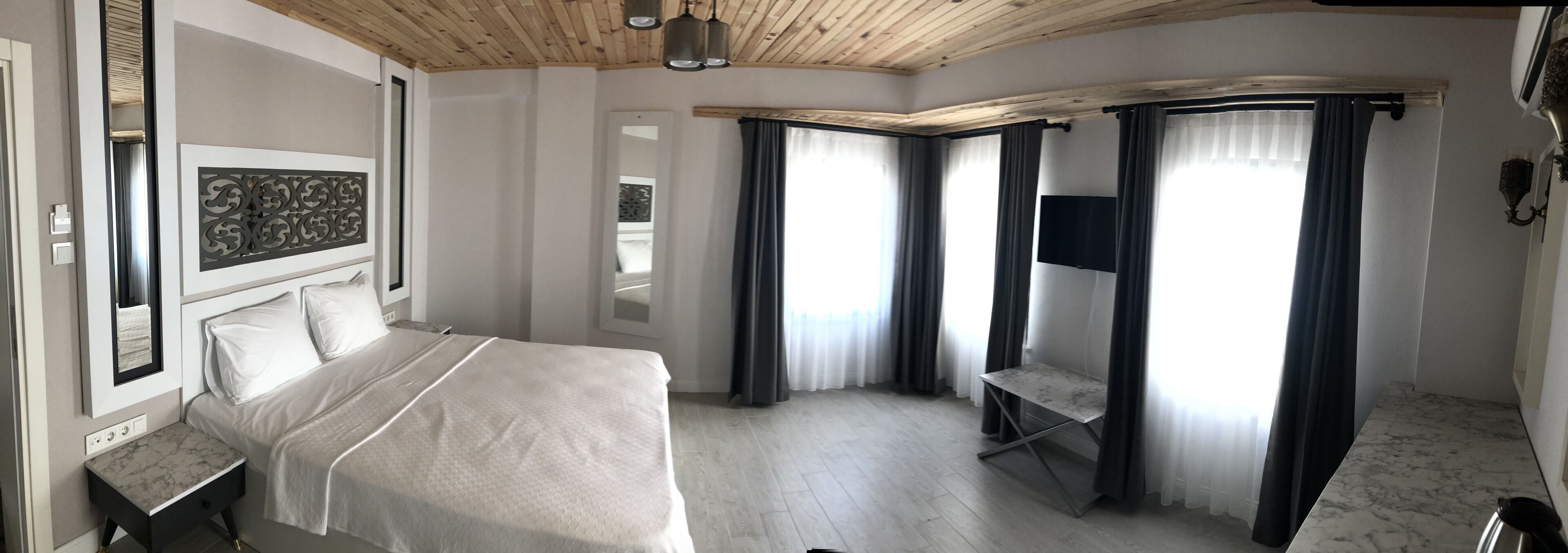 Hochwertige Bettwaren, Select-Comfort-Betten, Minibar, Schreibtisch
