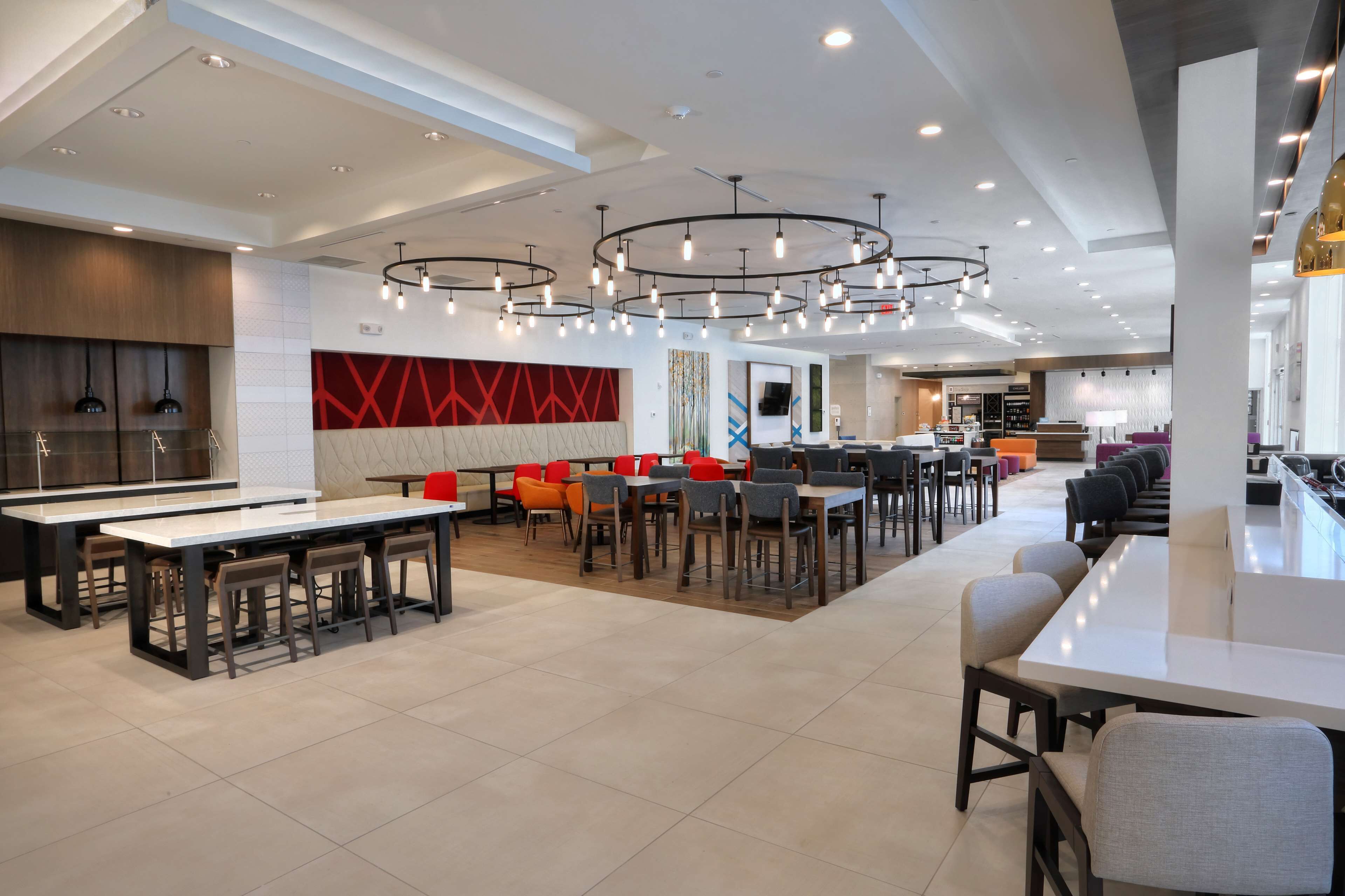 每日付費供應現點現煮早餐