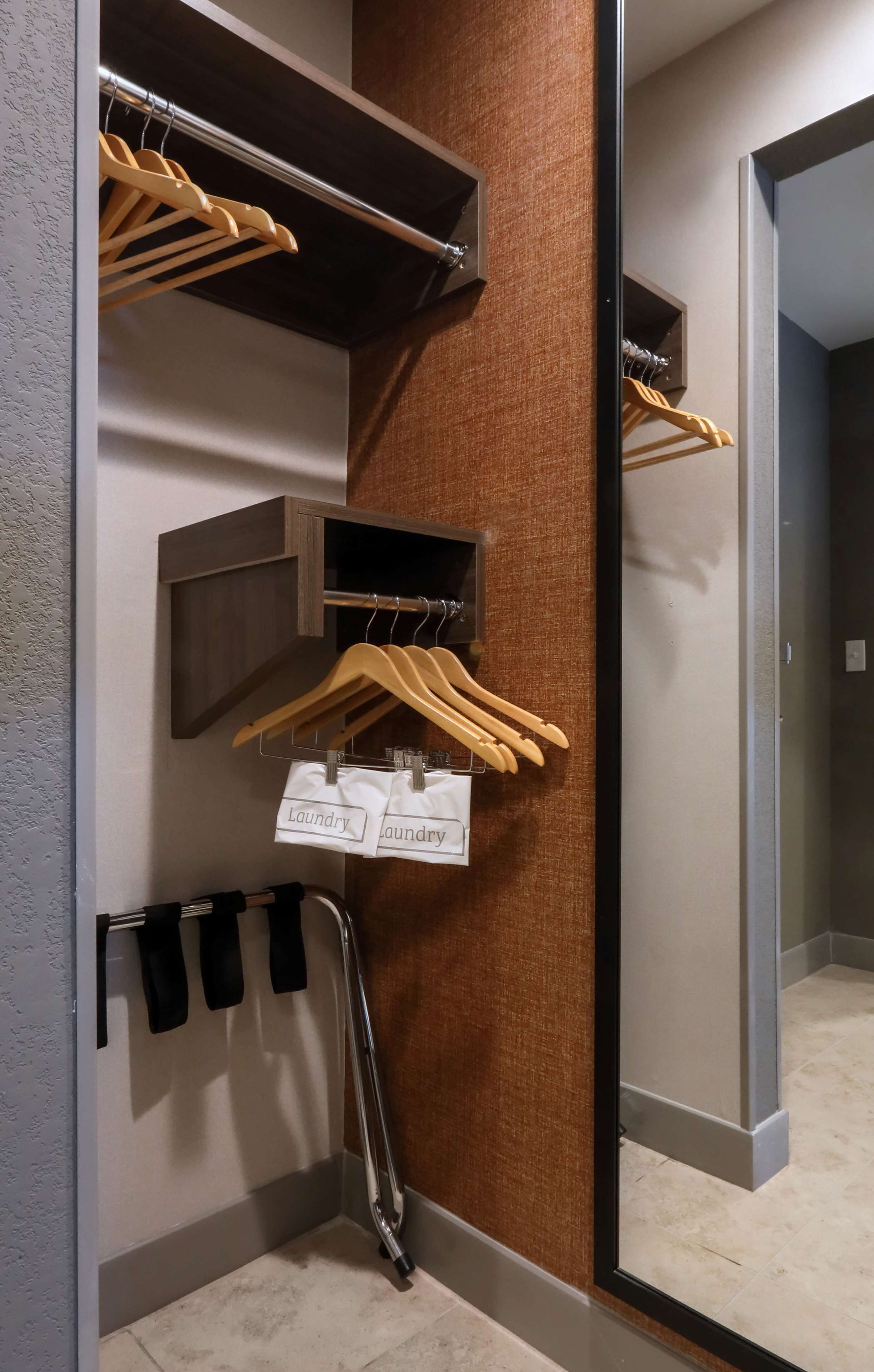 deluxe room, 1 king bed, accessible, bathtub | hypo-allergenic bedding, in-room safe, laptop workspace