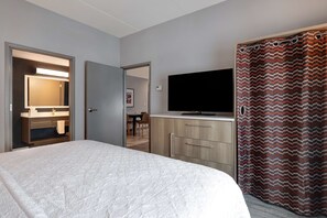 Hypoallergeen beddengoed, een kluis op de kamer, een bureau