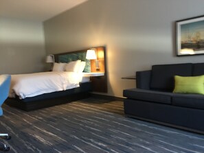Premium bedding, pillow-top beds, in-room safe, laptop workspace - Hampton Inn Old Bridge (Old Bridge)