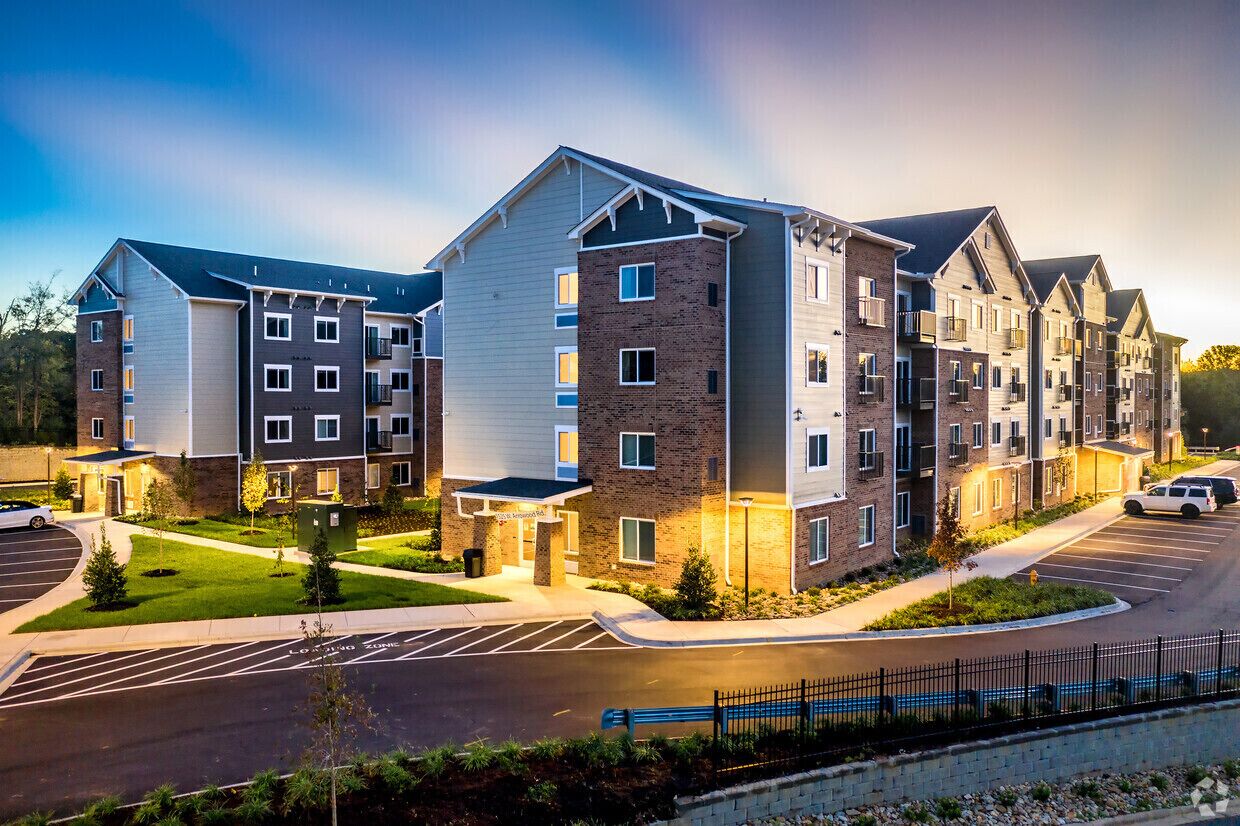 Brand New 1 Bedroom 1 Bath Fully Equipped Kitchen #2