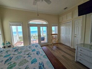 5 bedrooms, WiFi, bed sheets