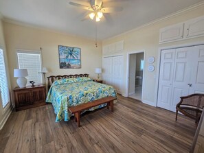 5 bedrooms, WiFi, bed sheets