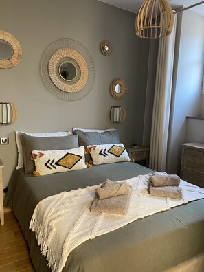 3 bedrooms, iron/ironing board, travel crib, WiFi