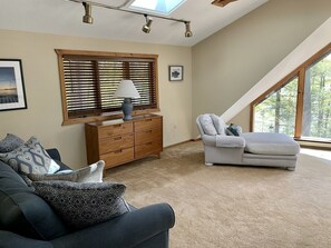 Smart TV, fireplace, video games, DVD player