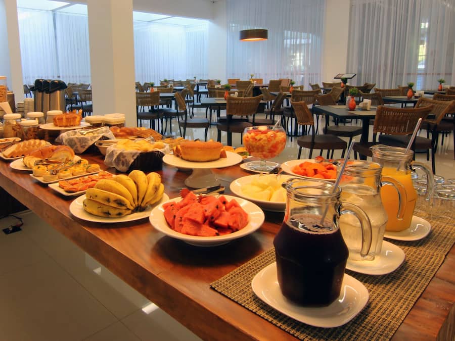 TĂ€gliches inbegriffenes FrĂŒhstĂŒcksbuffet