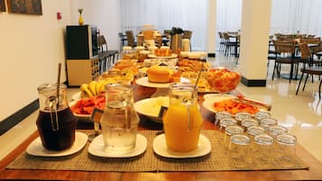 Free daily buffet breakfast