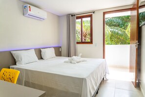 Doppel- oder Zweibettzimmer | Minibar, Schreibtisch, laptopgeeigneter Arbeitsplatz, kostenloses WLAN