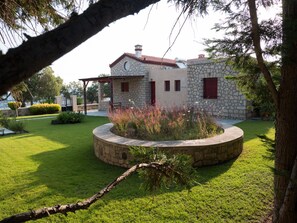 Property grounds - the stone house (livadi)